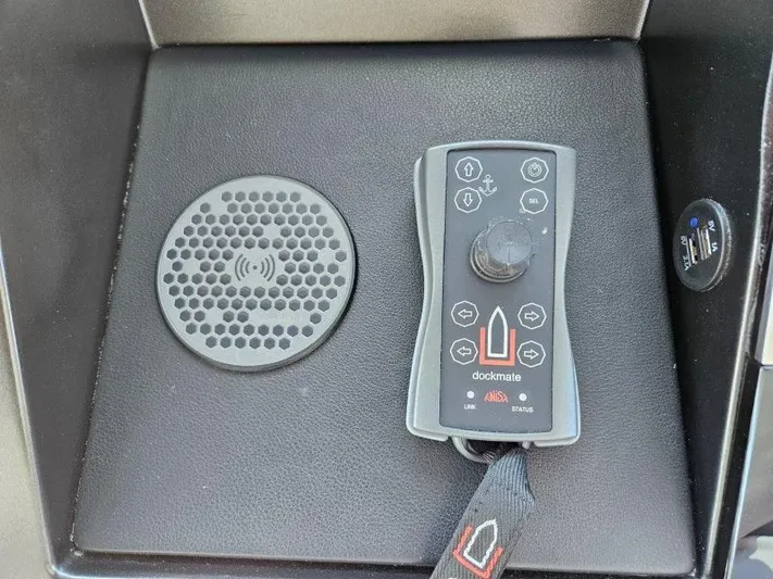 Tango Lima Yacht Photos Pics Remote control and speaker on Sunseeker 60 Predator EVO yacht, 2022 model.