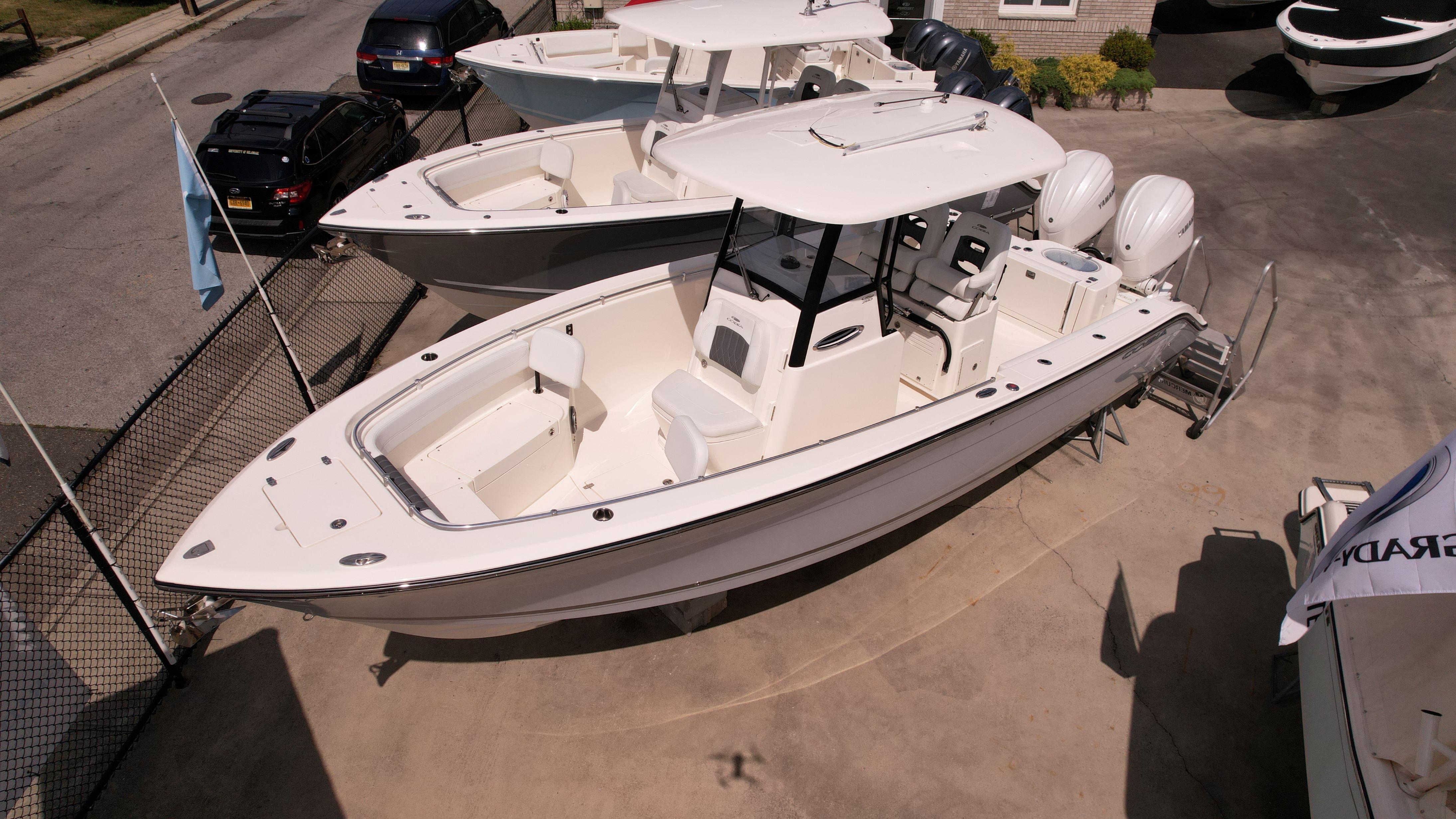 2024 Cobia 280 CC, 28 ft Center Console Twin Engine Boat