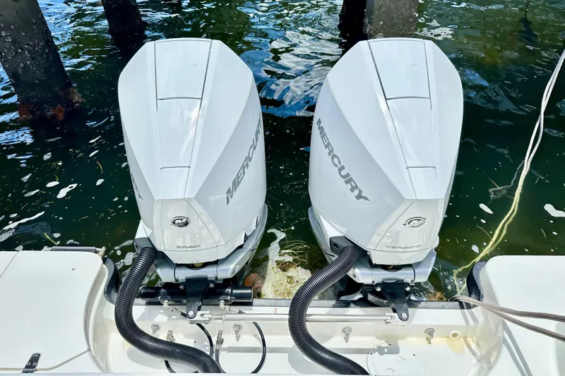 Extra Vagancia Yacht Photos Pics Twin Mercury outboard engines on a 2015 Boston Whaler 315 Conquest boat.