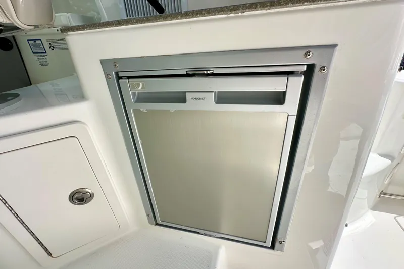 Extra Vagancia Yacht Photos Pics Built-in refrigerator on 2015 Boston Whaler 315 Conquest boat.