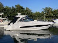 2021 Cruisers Yachts 35 Express