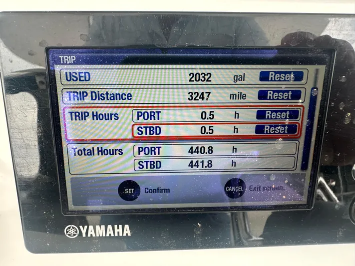  Yacht Photos Pics Yamaha display showing trip data for Southport 27 Center Console, 2014 model.