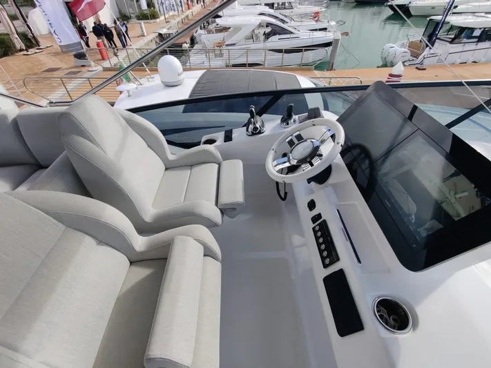  Yacht Photos Pics AZIMUT FLY 53