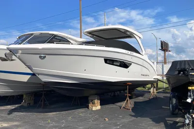 Regal 3300 BR