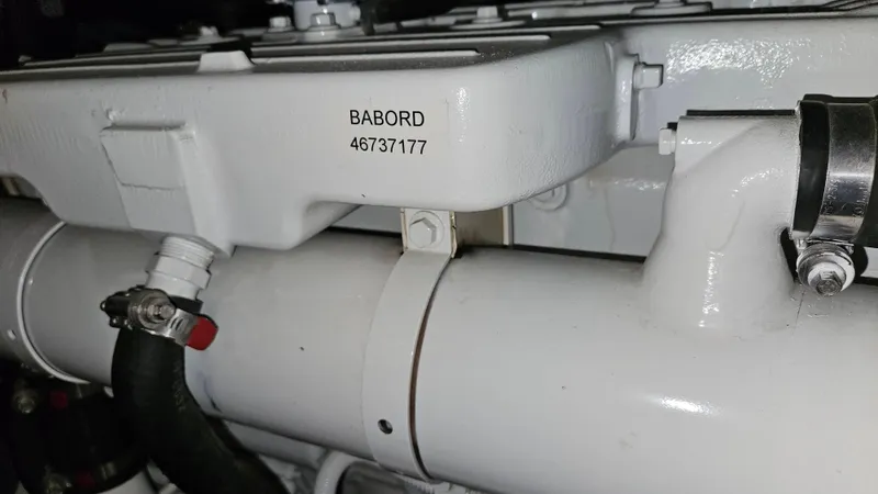 Trillium Yacht Photos Pics 