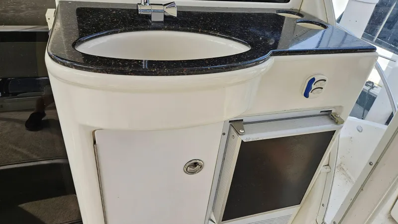 Trillium Yacht Photos Pics 