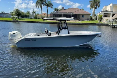 Sea Pro 259 Center Console