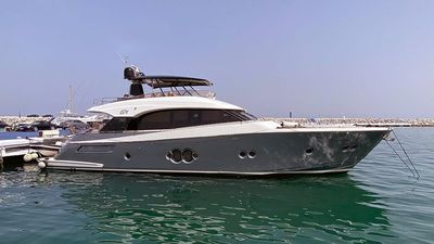 Monte Carlo Yachts 76
