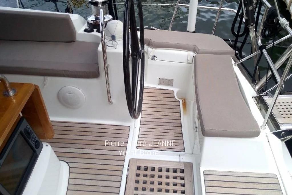 2011 Jeanneau 51 
