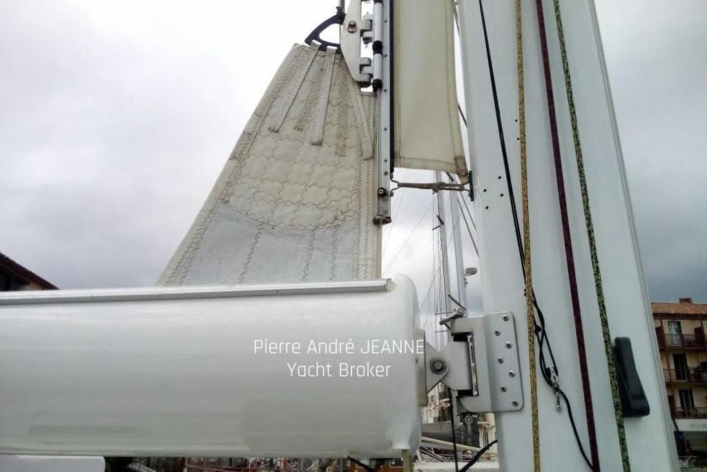 2011 Jeanneau 51 