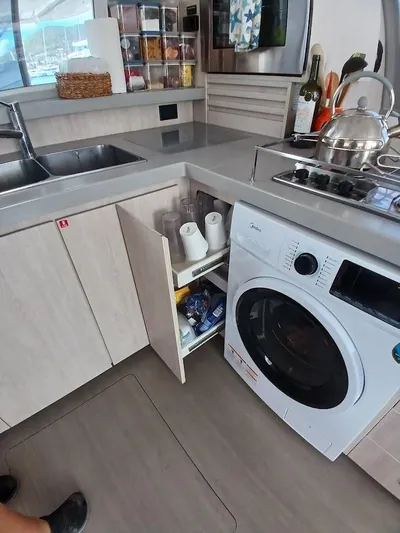 Andiamo IV Yacht Photos Pics 