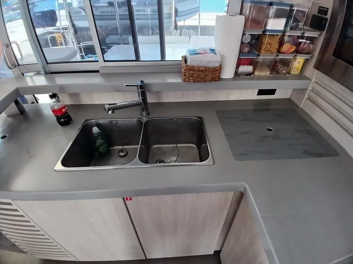 Andiamo IV Yacht Photos Pics 