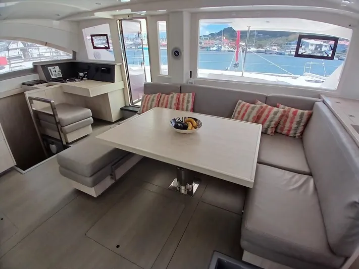 Andiamo IV Yacht Photos Pics 