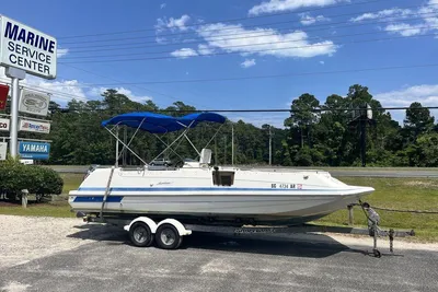 Hurricane FunDeck 240