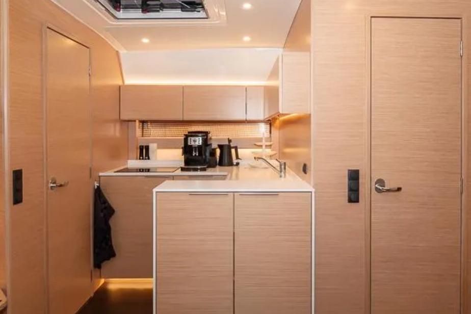 2021 Bavaria 45 