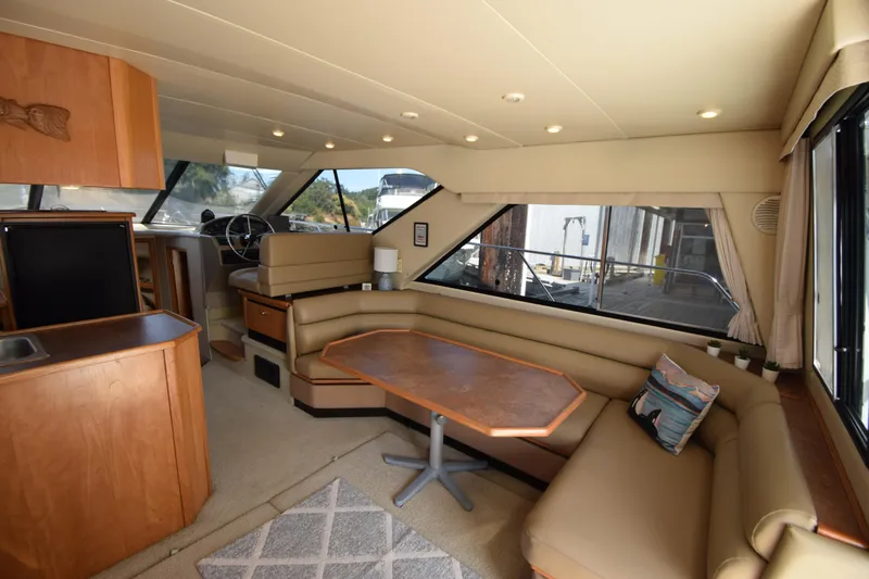 Perfect Ten Yacht Photos Pics Salon starboard