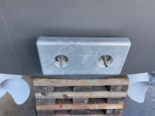 Perfect Ten Yacht Photos Pics Transom with new zincs 