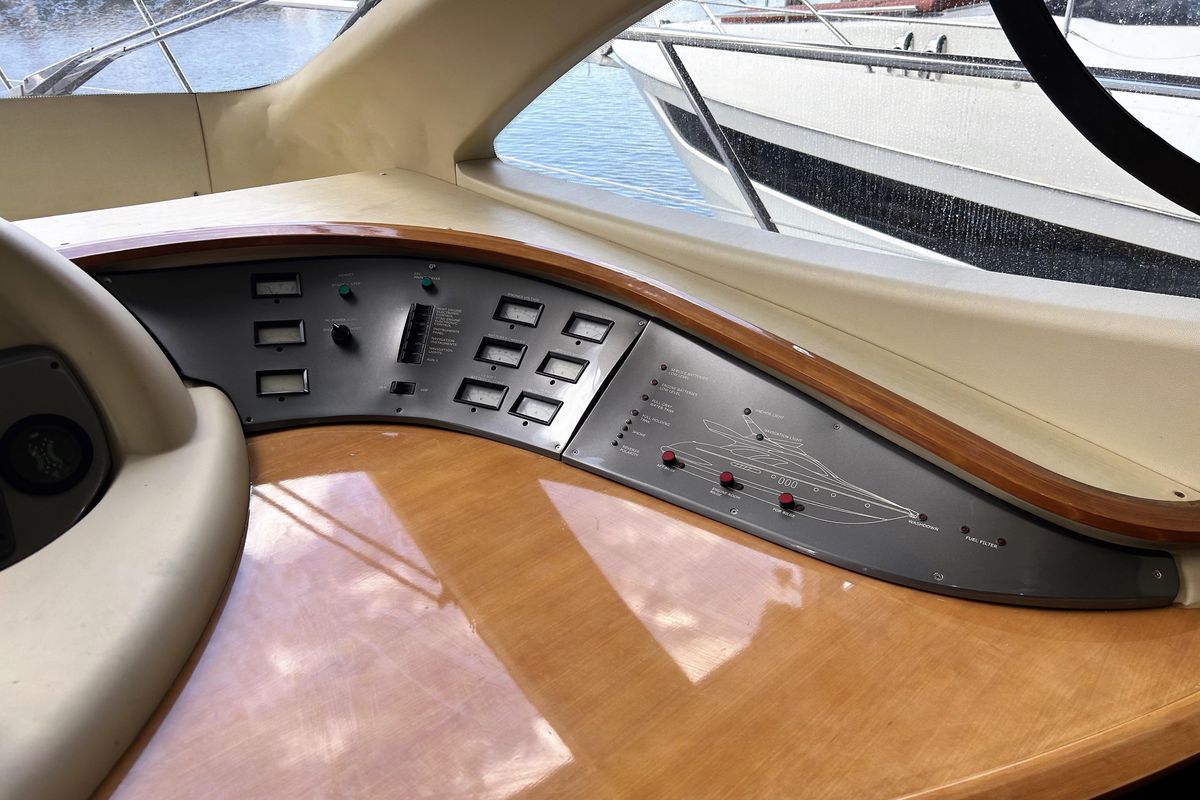2003 Azimut 55 