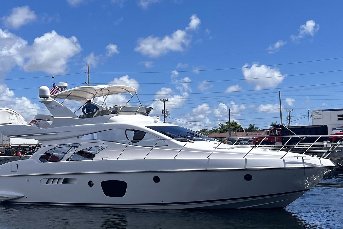 2003 Azimut 55 
