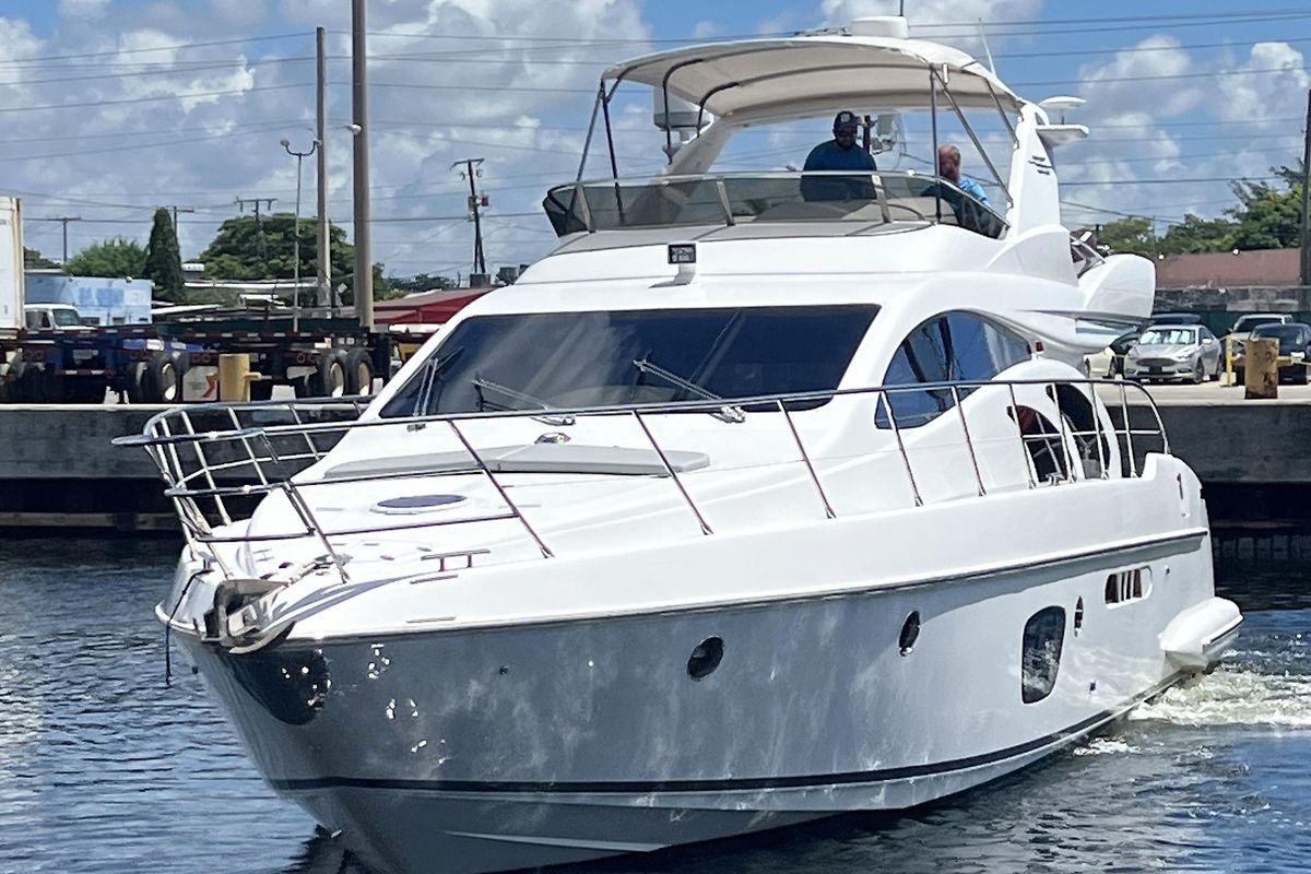2003 Azimut 55 