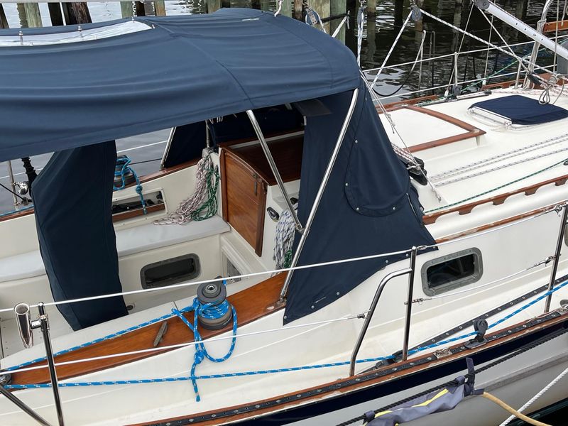 1998 Pacific Seacraft 37