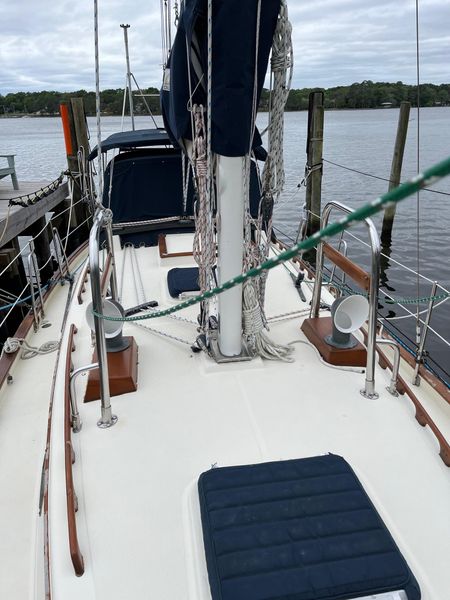 1998 Pacific Seacraft 37