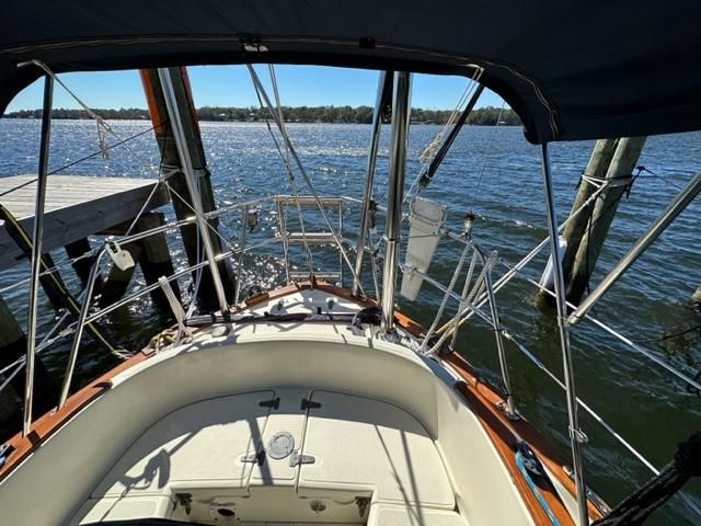 1998 Pacific Seacraft 37