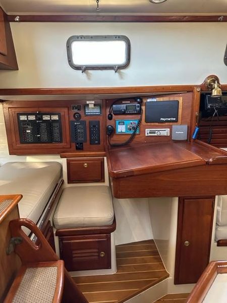 1998 Pacific Seacraft 37