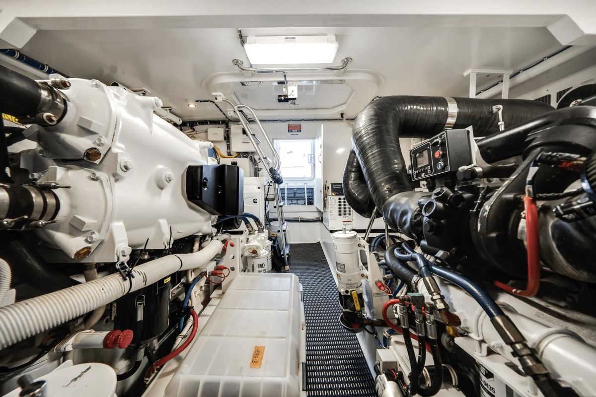 2018 Hatteras 60 