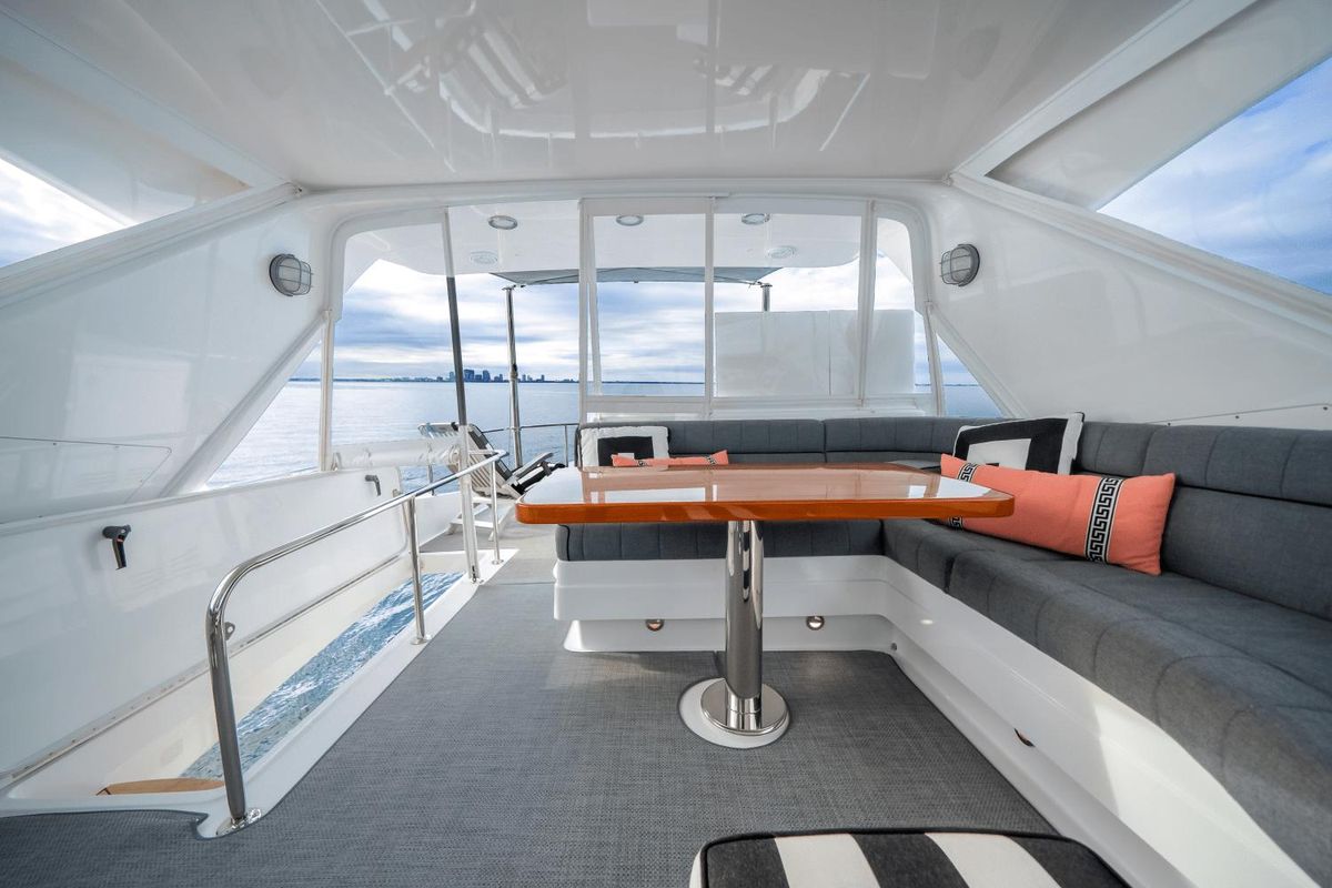 2018 Hatteras 60 