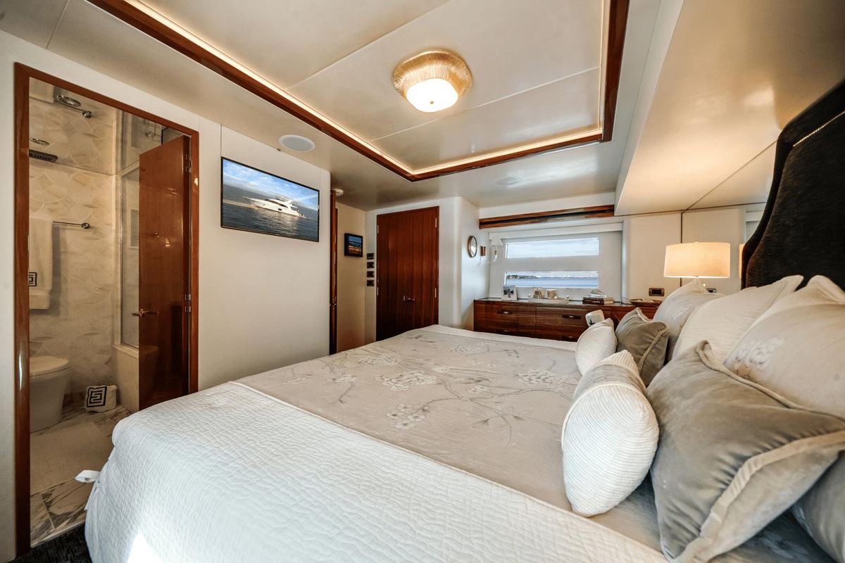2018 Hatteras 60 