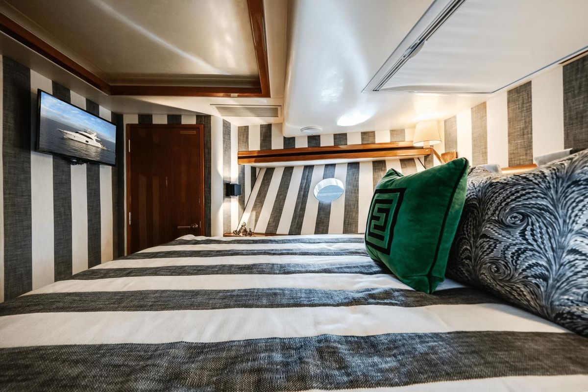 2018 Hatteras 60 