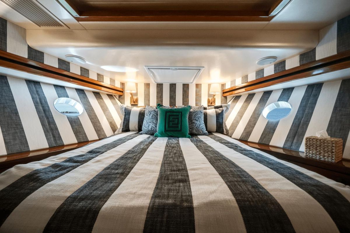 2018 Hatteras 60 