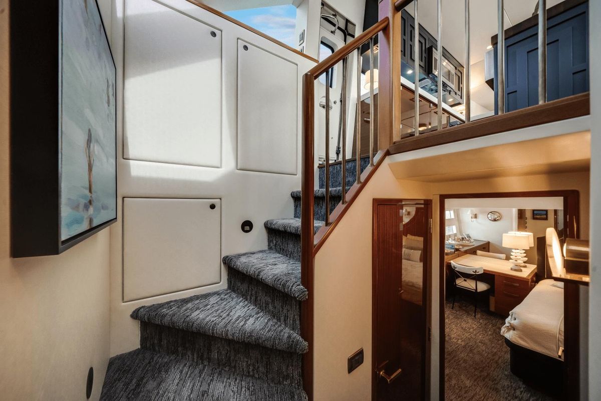 2018 Hatteras 60 