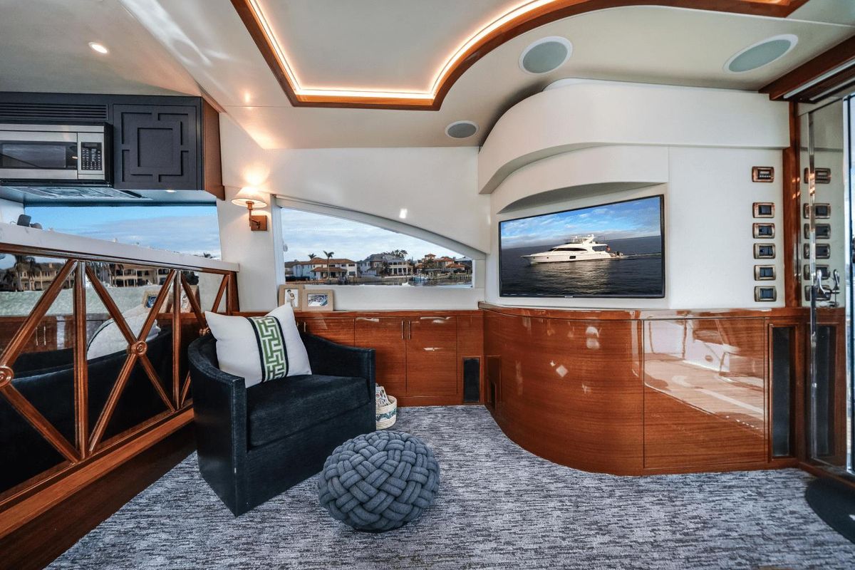 2018 Hatteras 60 
