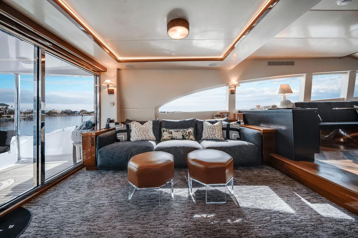 2018 Hatteras 60 