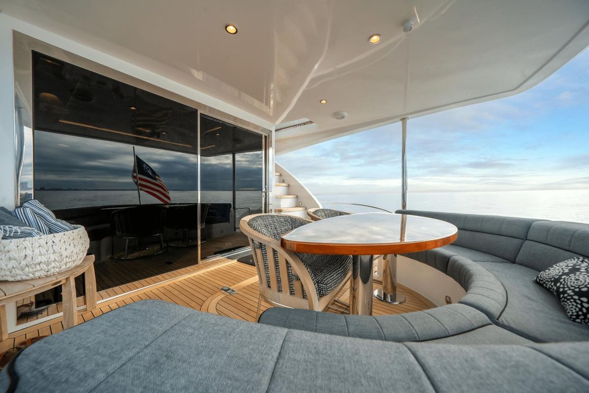 2018 Hatteras 60 