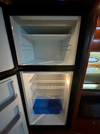 Makin Waves Yacht Photos Pics 