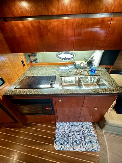 Makin Waves Yacht Photos Pics 