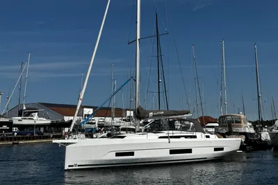 2024 Dufour 470