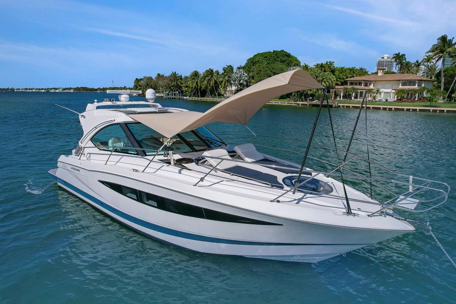2016 Four Winns V435