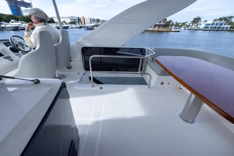 Four Sail Yacht Photos Pics Flybridge ent