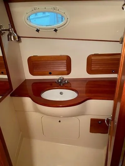 3rd Horizon Yacht Photos Pics 