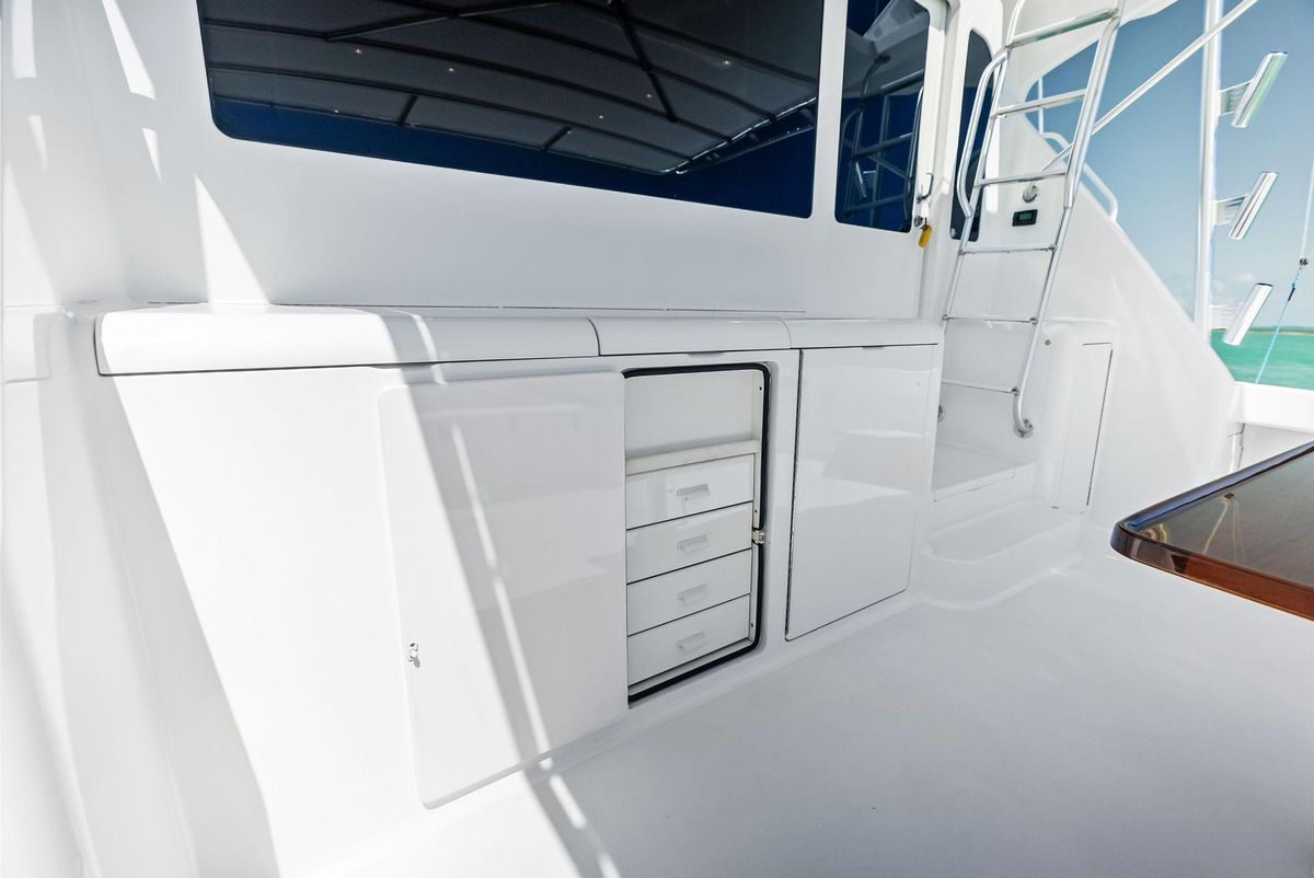 2005 Viking 56 