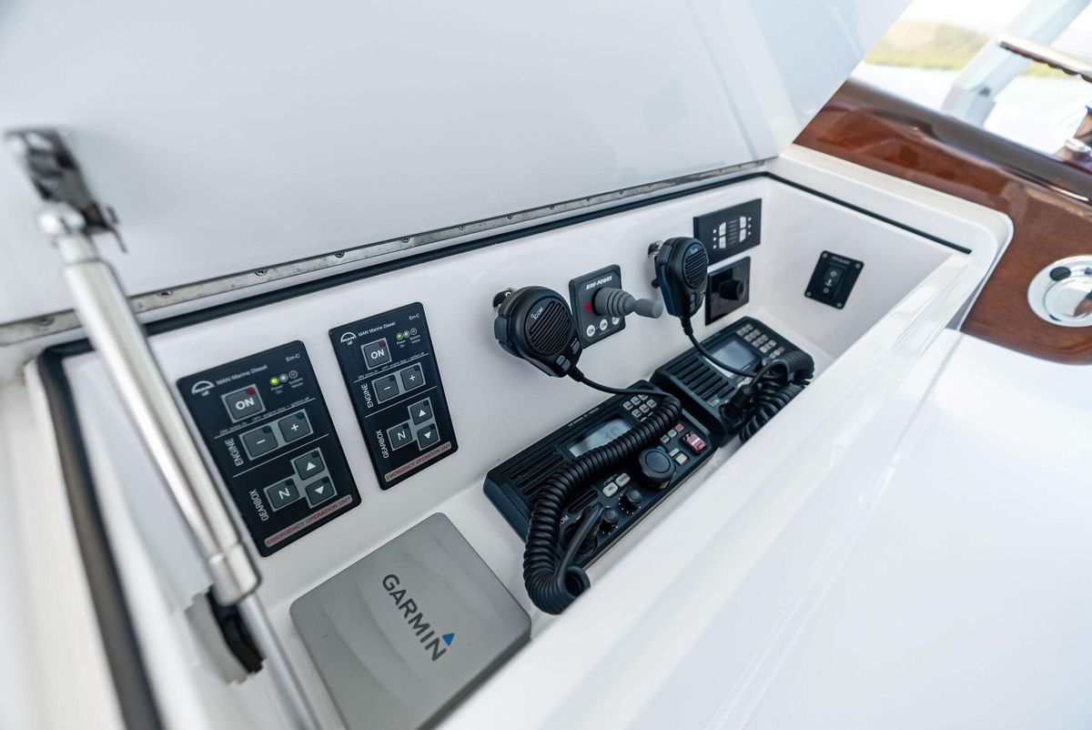 2005 Viking 56 