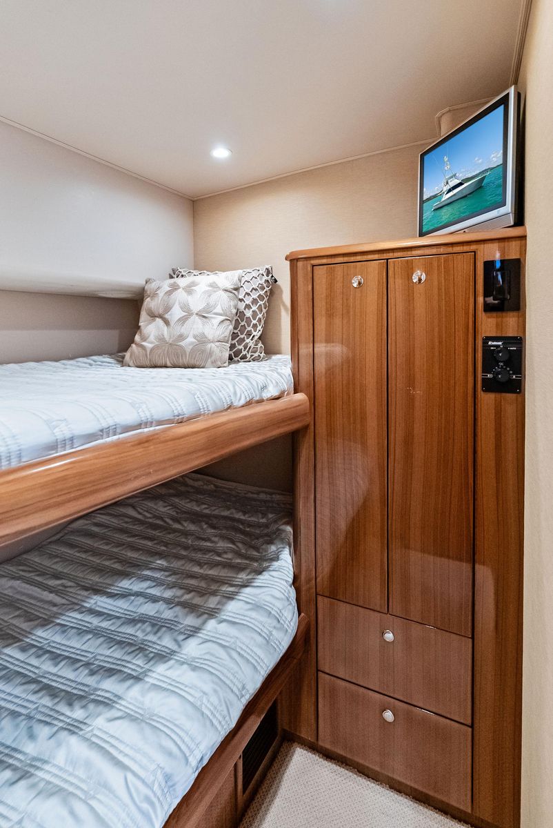 2005 Viking 56 