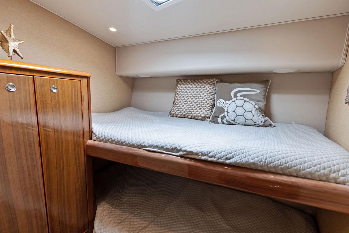 2005 Viking 56 