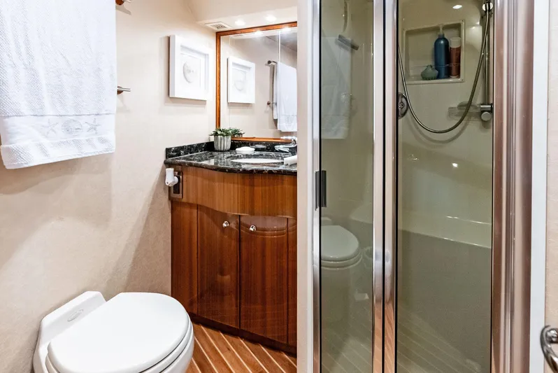 Ivelymar Yacht Photos Pics 