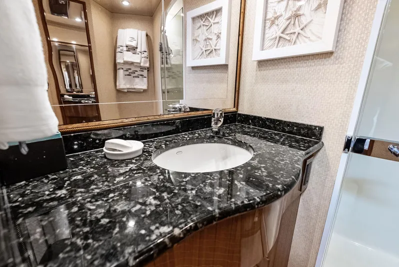 Ivelymar Yacht Photos Pics 