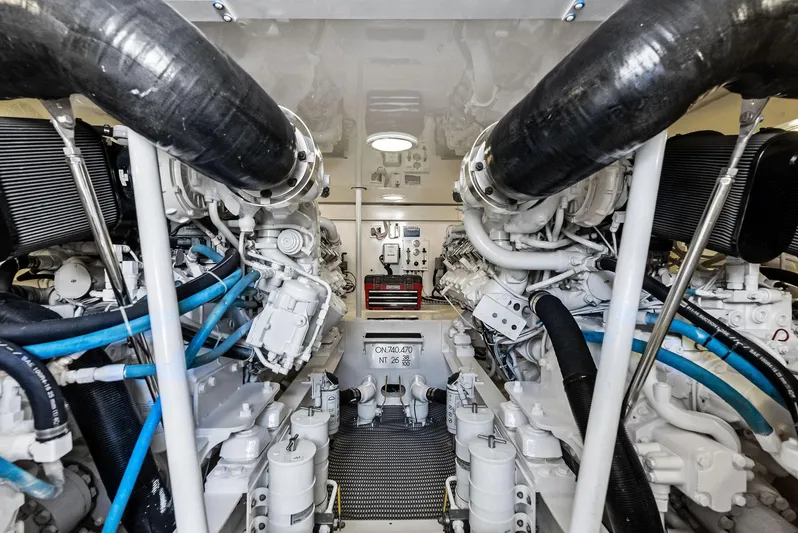 Ivelymar Yacht Photos Pics 